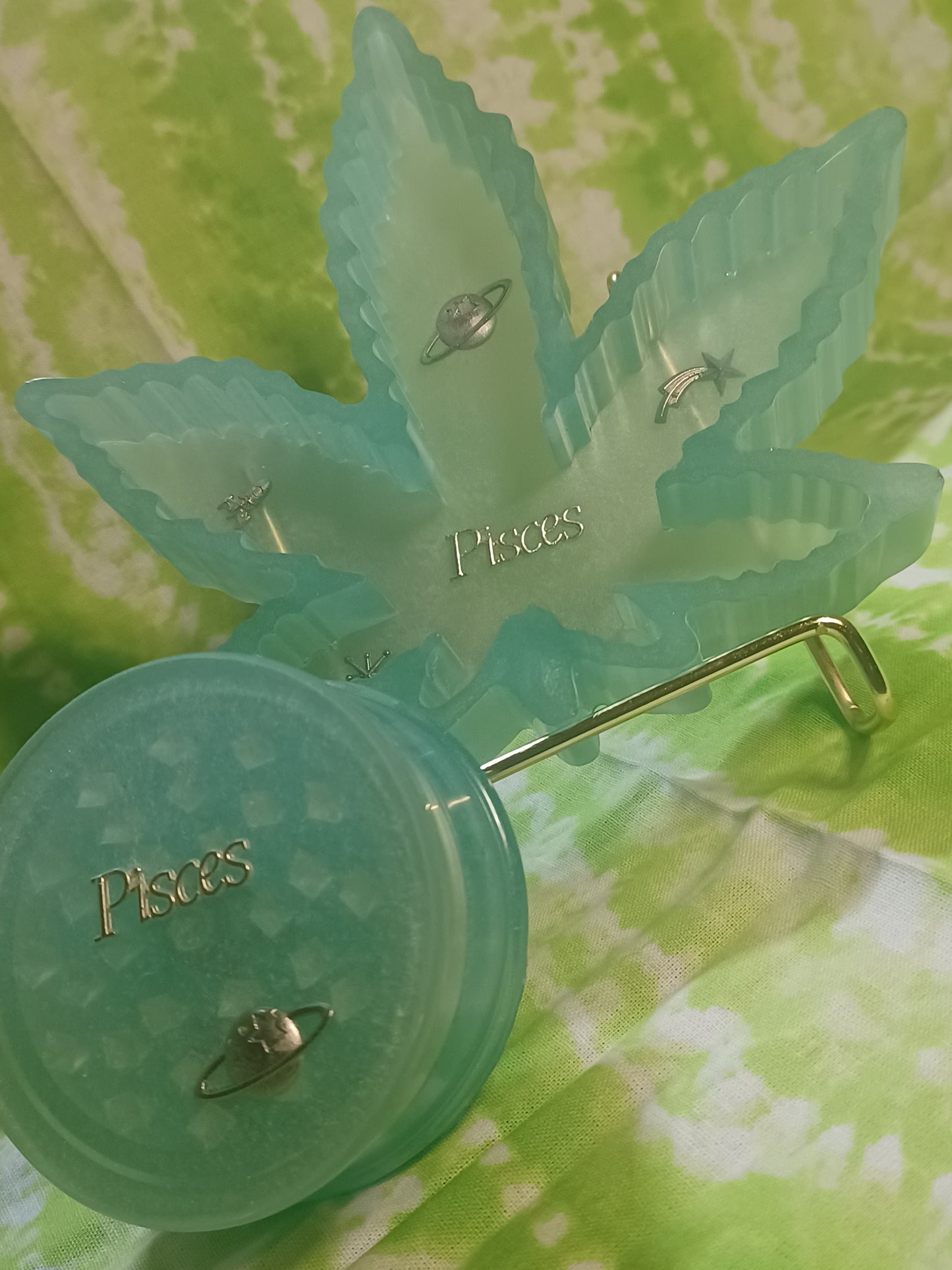 Pisces Sm Ashtray and Grinder GLOW *DISCOUNTED*