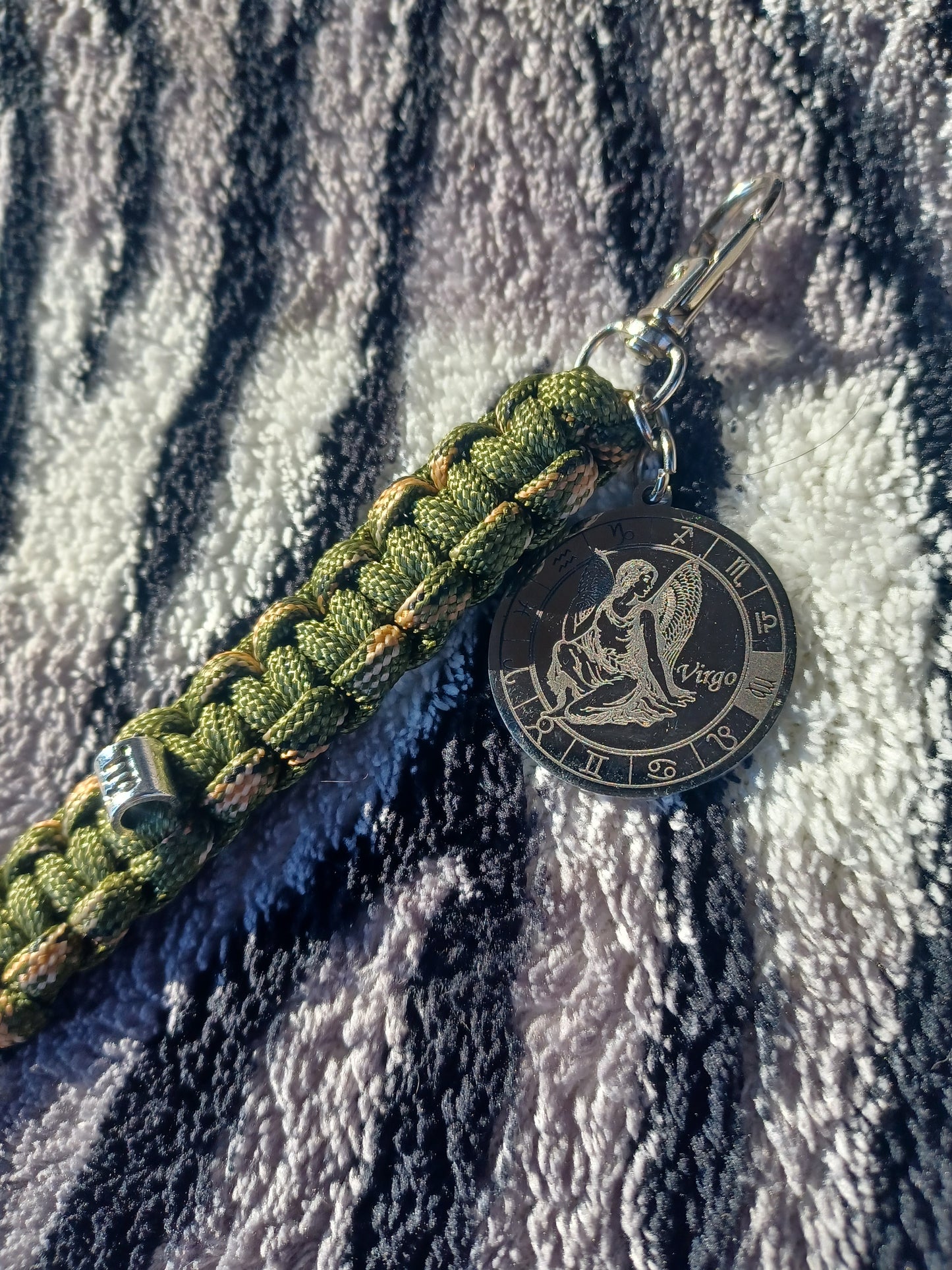 Paracord Keychain Olive Virgo