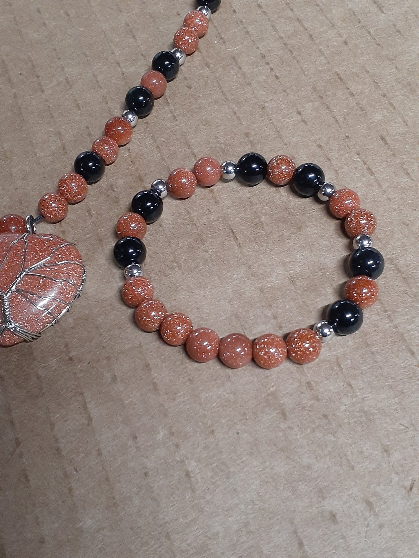 Gold Sandstone Heart Necklace Set 10in
