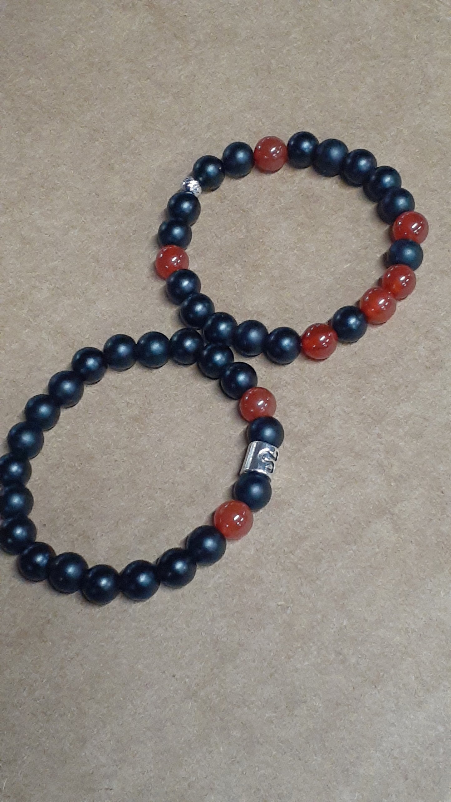 Leo Red Agonyx Stretch Bracelet Set