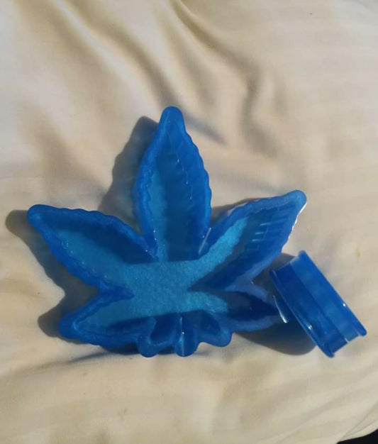 Large Maple Leaf Ash Tray Royal Blue Set With Grinder