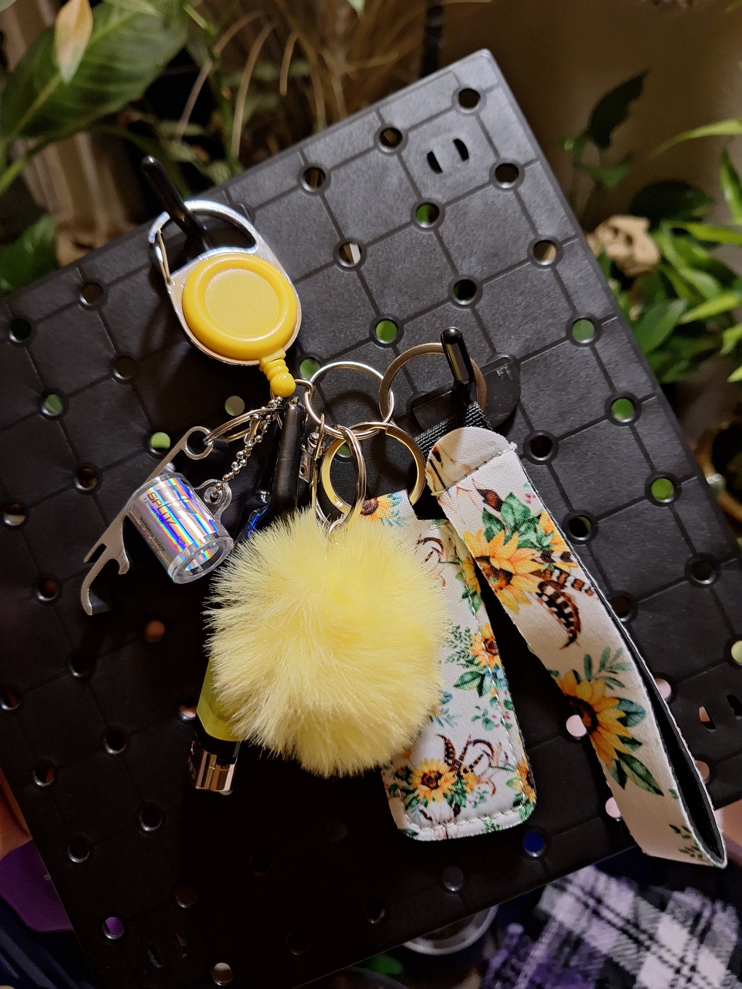 Sunflower PomBalm Holder 6Pc Lighter Leash Set