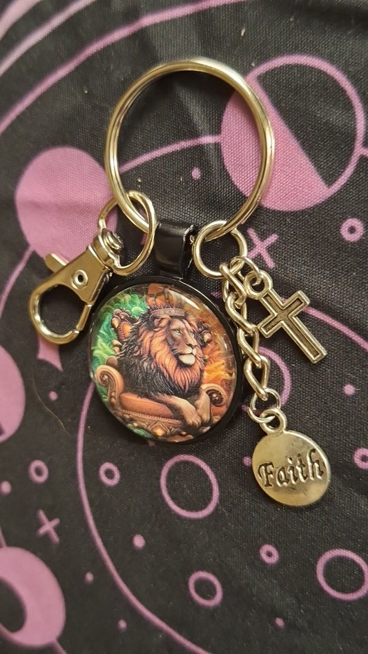 Leo Brown Green Bezel Keychain