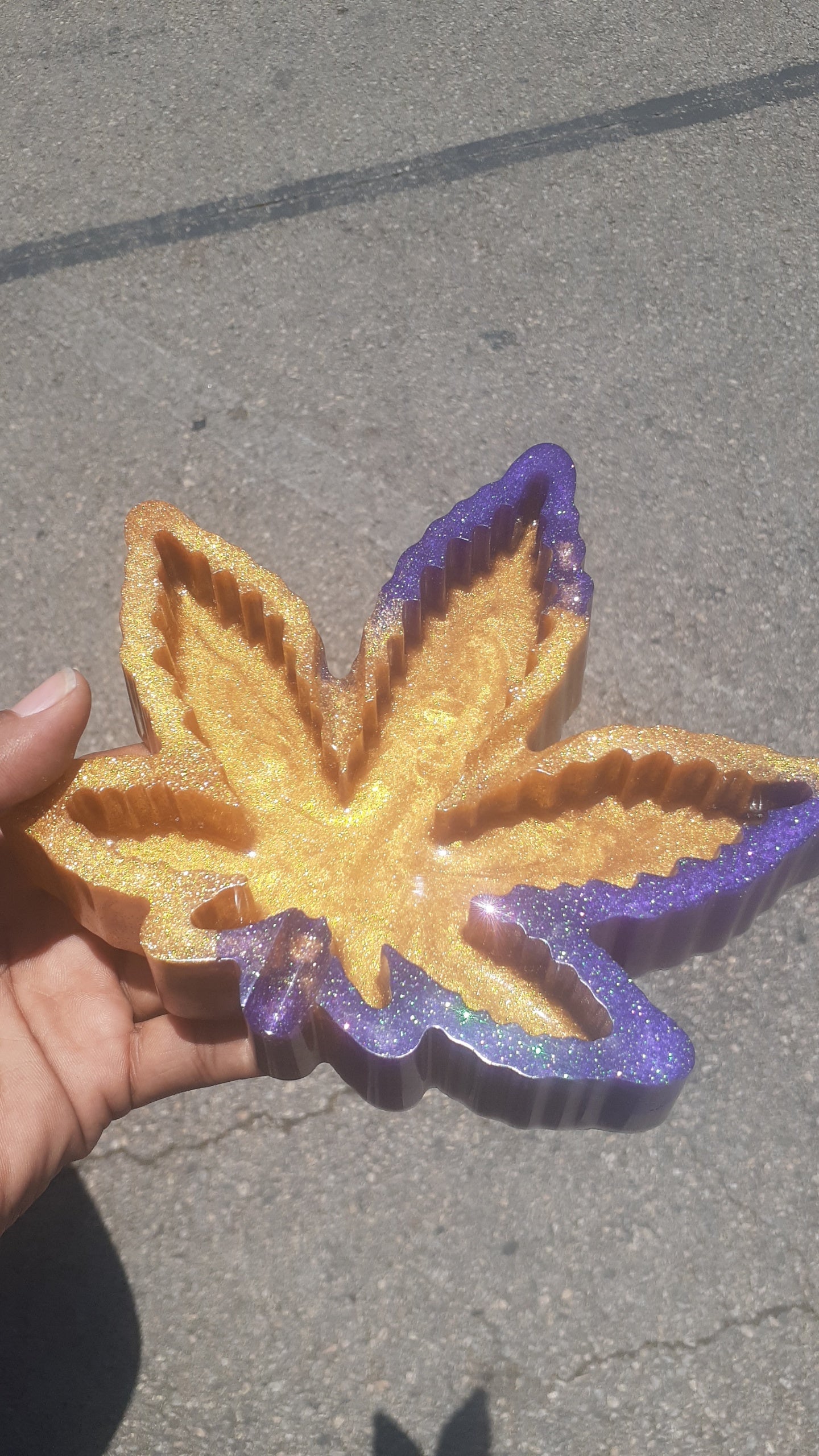 Large Maple Leaf Ashtray Purple / Gold *DISCOUNTED*